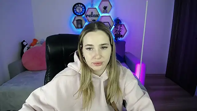 Snapshot of SabrinViolet chatting on February 2026 09:10:02 AM SabrinViolet online show from February 2026 09:10:02 AM