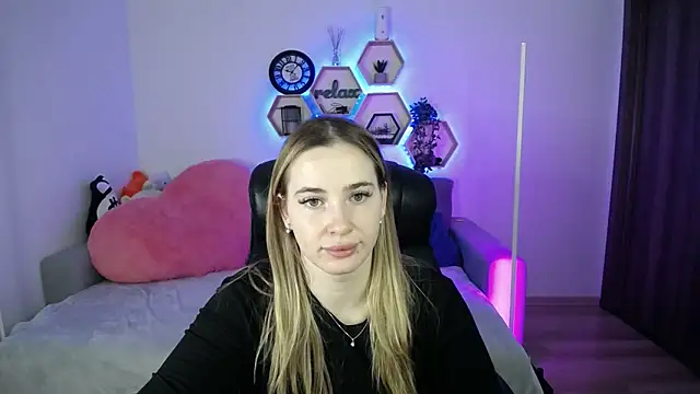 Snapshot of SabrinViolet chatting on February 2026 09:07:02 AM SabrinViolet online show from February 2026 09:07:02 AM