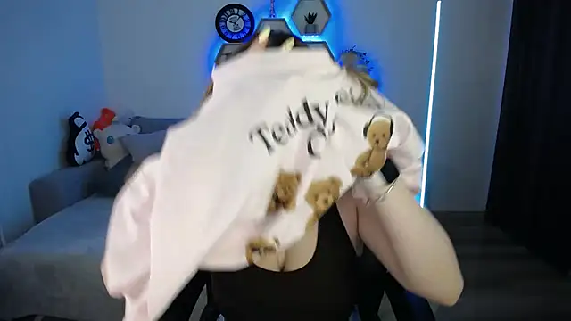 SabrinViolet online show from March 2026 09:24:02 AM