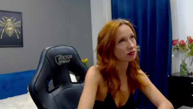 Snapshot of AnneHove chatting on January 2025 08:01:01 AM AnneHove online show from January 2025 08:01:01 AM