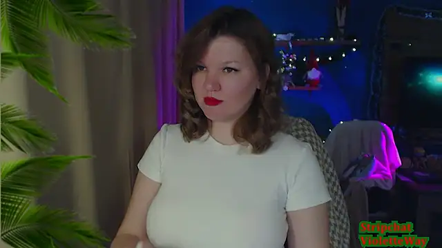 Snapshot of VioletteWay chatting on January 2025 05:12:02 PM VioletteWay online show from January 2025 05:12:02 PM