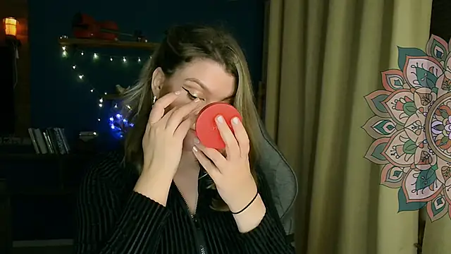 Snapshot of VioletteWay chatting on October 2025 04:13:01 PM VioletteWay online show from October 2025 04:13:01 PM