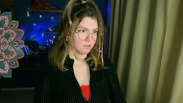 Snapshot of VioletteWay chatting on November 2025 03:34:01 PM VioletteWay online show from November 2025 03:34:01 PM