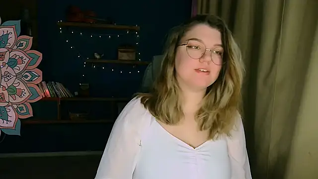 Snapshot of VioletteWay chatting on December 2025 03:50:01 PM VioletteWay online show from December 2025 03:50:01 PM