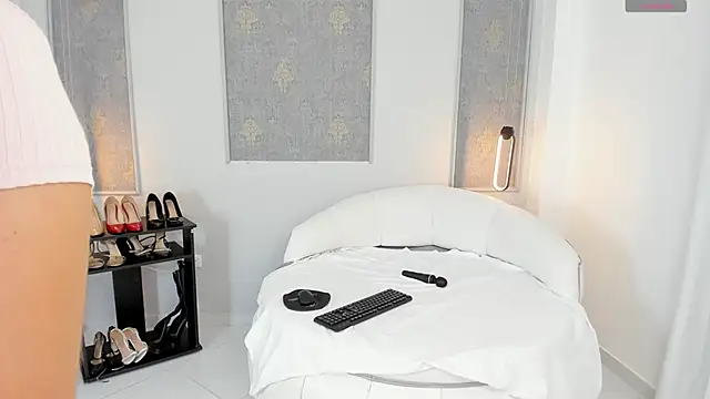 Snapshot of Sara_Gomez chatting on February 2026 03:28:01 PM Sara Gomez online show from February 2026 03:28:01 PM