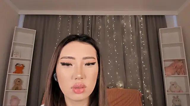 Snapshot of tinki_winkii chatting on November 2025 04:34:02 AM tinki winkii online show from November 2025 04:34:02 AM