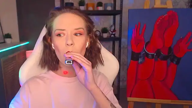 FascinatingEyess online show from January 2025 08:09:01 PM