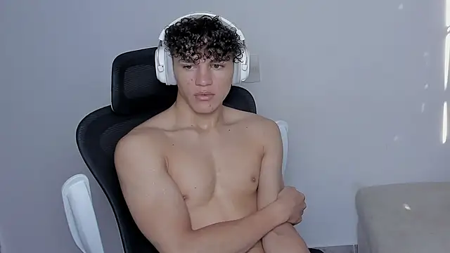 laurent nova online show from October 2025 07:16:01 PM