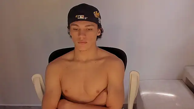 laurent nova online show from December 2025 06:04:02 PM