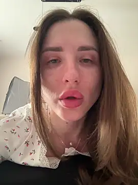 Jullia Carter online show from April 2026 06:22:02 AM