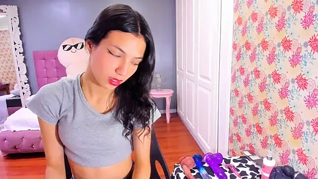 Iris Stone  online show from March 2025 04:30:02 PM