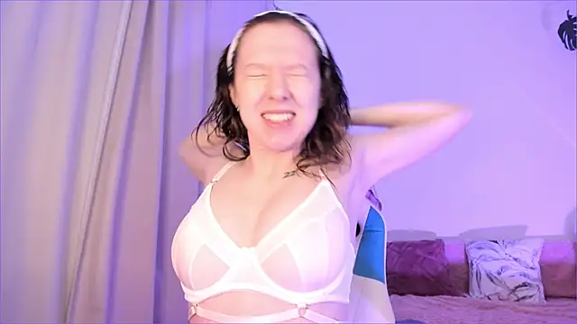 Viktoria Oliverr online show from September 2025 06:04:02 AM