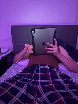 Daniel2zuZ online show from October 2025 04:00:02 AM