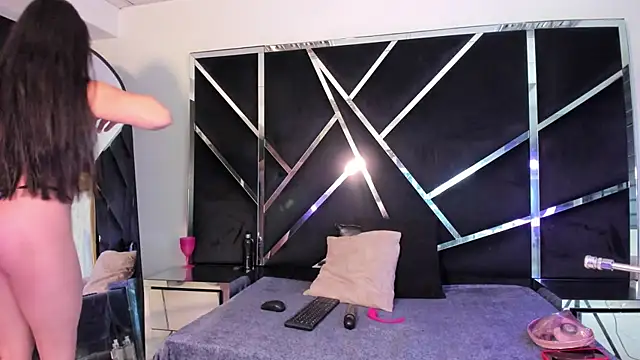 Ivanna18 x online show from November 2025 03:29:02 AM