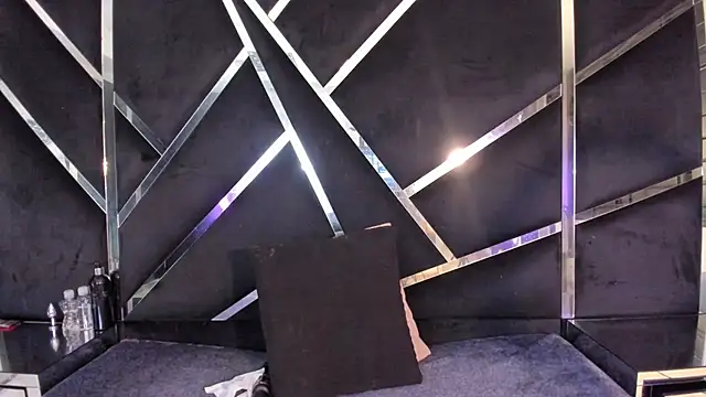 Snapshot of Ivanna18_x chatting on November 2025 03:37:02 AM Ivanna18 x online show from November 2025 03:37:02 AM