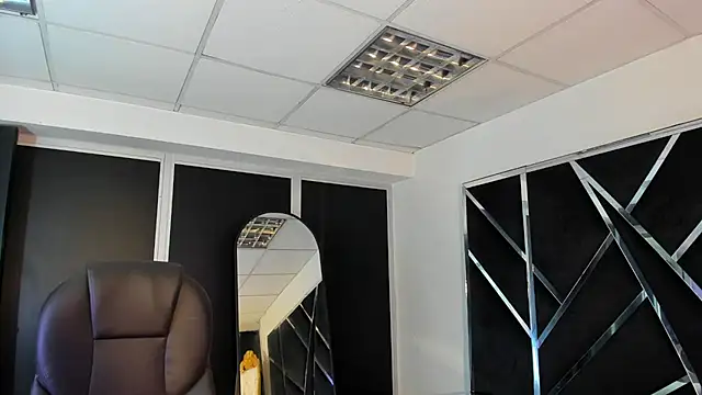 Snapshot of Ivanna18_x chatting on November 2025 03:45:02 AM Ivanna18 x online show from November 2025 03:45:02 AM