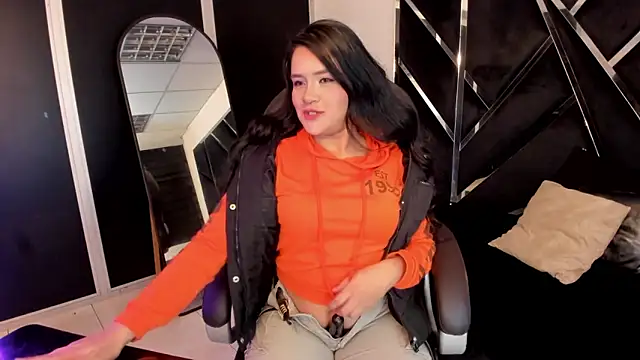 Snapshot of Ivanna18_x chatting on November 2025 04:57:01 AM Ivanna18 x online show from November 2025 04:57:01 AM