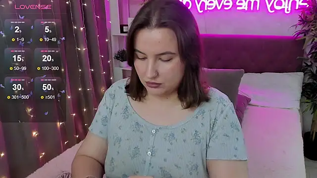 FeralPeach online show from November 2025 05:08:02 AM