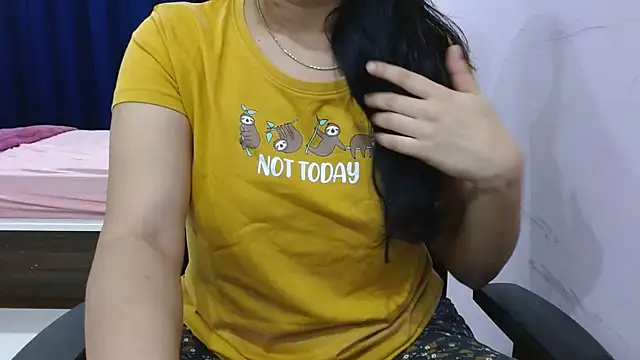 Snapshot of priya__81 chatting on January 2025 04:58:02 PM priya 81 online show from January 2025 04:58:02 PM