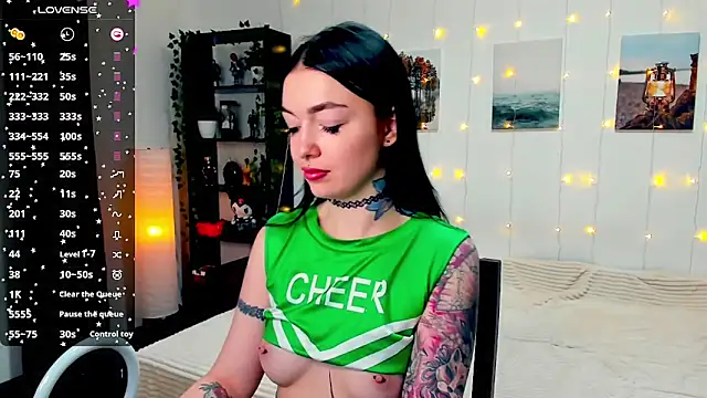 Snapshot of Magic_Allie chatting on December 2024 10:56:01 PM Magic Allie online show from December 2024 10:56:01 PM