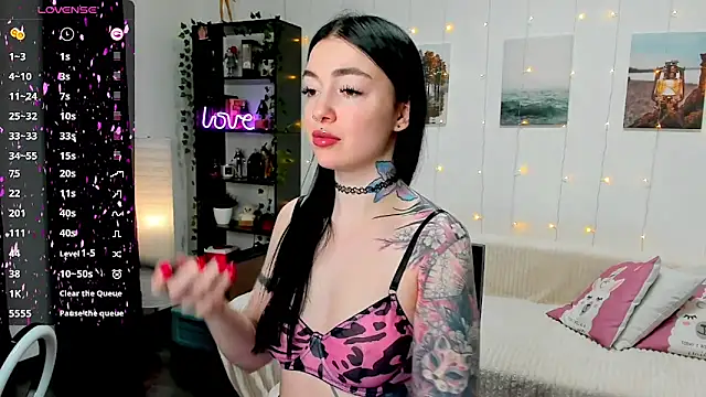 Snapshot of Magic_Allie chatting on February 2025 08:13:01 PM Magic Allie online show from February 2025 08:13:01 PM