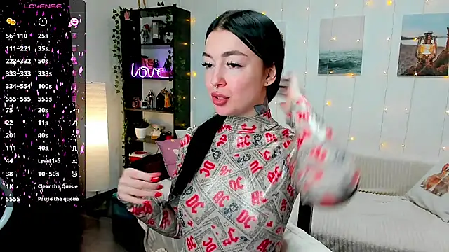 Snapshot of Magic_Allie chatting on February 2025 08:15:01 PM Magic Allie online show from February 2025 08:15:01 PM