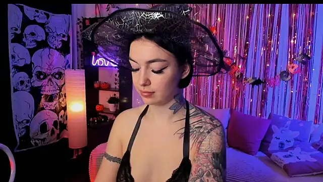 Snapshot of Magic_Allie chatting on October 2025 07:52:01 PM Magic Allie online show from October 2025 07:52:01 PM