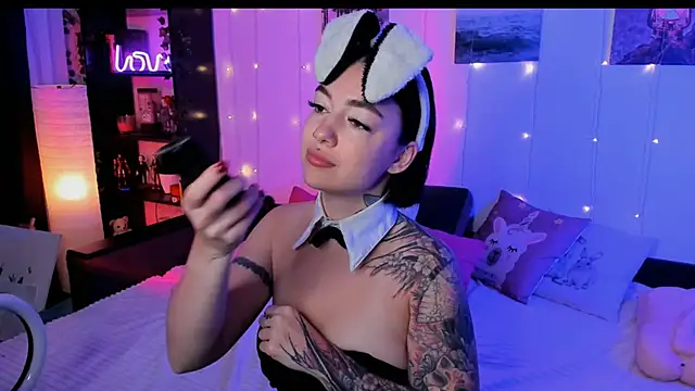 Snapshot of Magic_Allie chatting on November 2025 06:19:02 AM Magic Allie online show from November 2025 06:19:02 AM