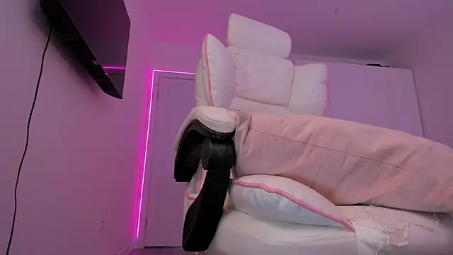 Eva Davi online show from March 2025 05:08:02 AM