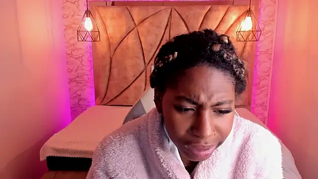 Queen perla  online show from January 2025 12:06:01 PM