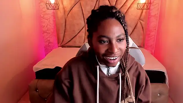 Queen perla  online show from February 2025 07:21:01 PM