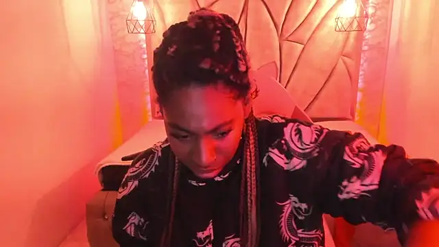 Queen perla  online show from February 2025 12:25:02 PM