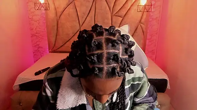 Queen perla  online show from February 2025 12:23:02 PM