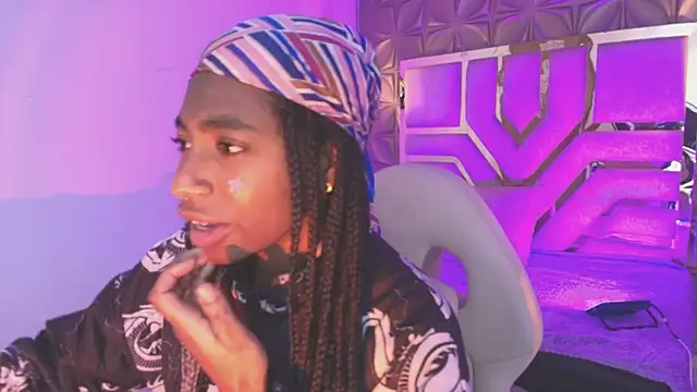 Queen perla  online show from March 2026 12:16:01 PM