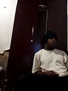 Uncletee112 online show from November 2025 04:29:01 PM