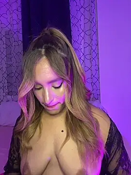 Agnescruzz online show from March 2026 11:49:02 PM