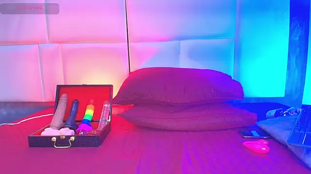 Snapshot of Danna-Wright chatting on October 2025 07:45:02 AM Danna-Wright online show from October 2025 07:45:02 AM