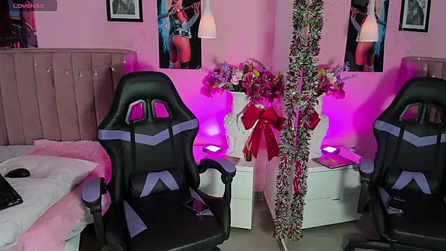 RolyLoren online show from December 2024 11:32:01 AM