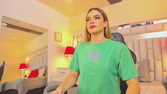 Snapshot of mariiahneedles chatting on December 2024 10:45:02 PM mariiahneedles online show from December 2024 10:45:02 PM