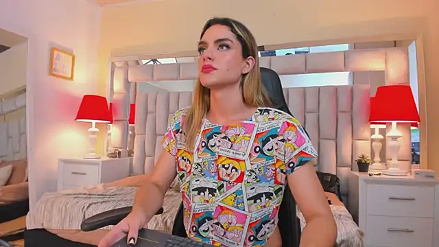 Snapshot of mariiahneedles chatting on December 2024 03:55:02 AM mariiahneedles online show from December 2024 03:55:02 AM