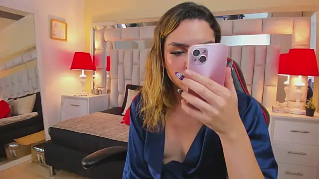 Snapshot of mariiahneedles chatting on January 2025 02:09:02 AM mariiahneedles online show from January 2025 02:09:02 AM