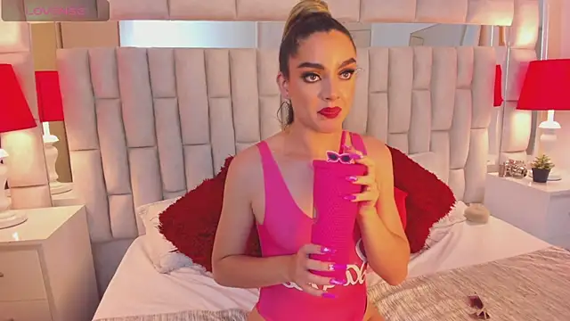 Snapshot of mariiahneedles chatting on January 2025 12:05:02 AM mariiahneedles online show from January 2025 12:05:02 AM