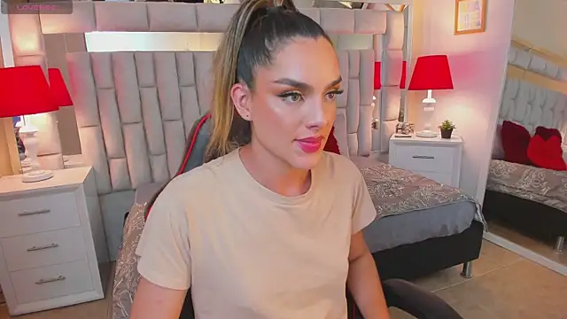 Snapshot of mariiahneedles chatting on February 2025 12:40:01 AM mariiahneedles online show from February 2025 12:40:01 AM