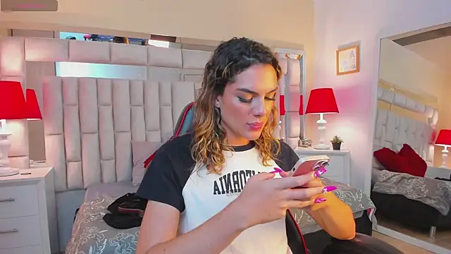 Snapshot of mariiahneedles chatting on February 2025 02:08:02 AM mariiahneedles online show from February 2025 02:08:02 AM