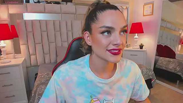 Snapshot of mariiahneedles chatting on February 2025 10:33:01 PM mariiahneedles online show from February 2025 10:33:01 PM