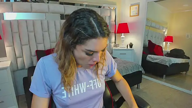 Snapshot of mariiahneedles chatting on February 2025 05:58:01 AM mariiahneedles online show from February 2025 05:58:01 AM