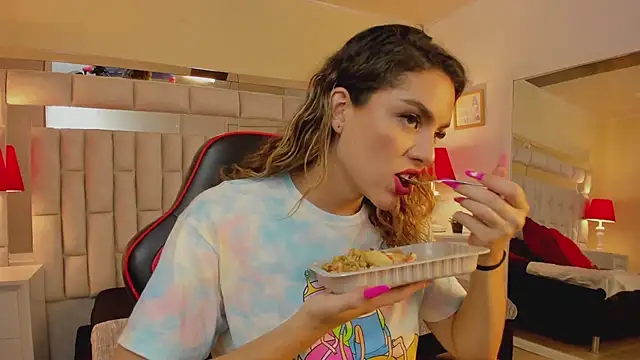 Snapshot of mariiahneedles chatting on February 2025 09:21:02 PM mariiahneedles online show from February 2025 09:21:02 PM