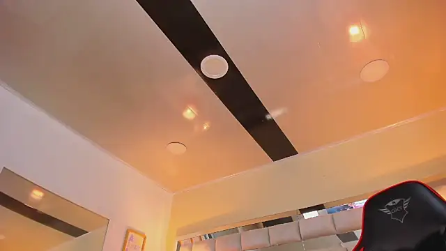 Snapshot of mariiahneedles chatting on February 2025 06:40:01 AM mariiahneedles online show from February 2025 06:40:01 AM