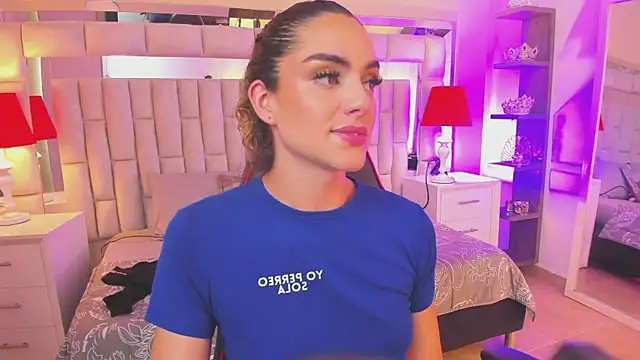 Snapshot of mariiahneedles chatting on March 2025 04:10:01 AM mariiahneedles online show from March 2025 04:10:01 AM