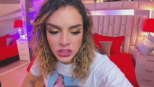 Snapshot of mariiahneedles chatting on March 2025 08:22:01 PM mariiahneedles online show from March 2025 08:22:01 PM